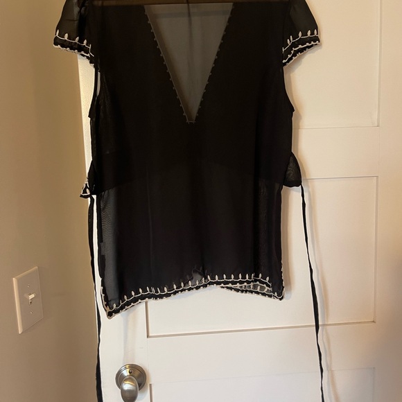 Tristan & Iseut tie back blouse - Picture 4 of 4